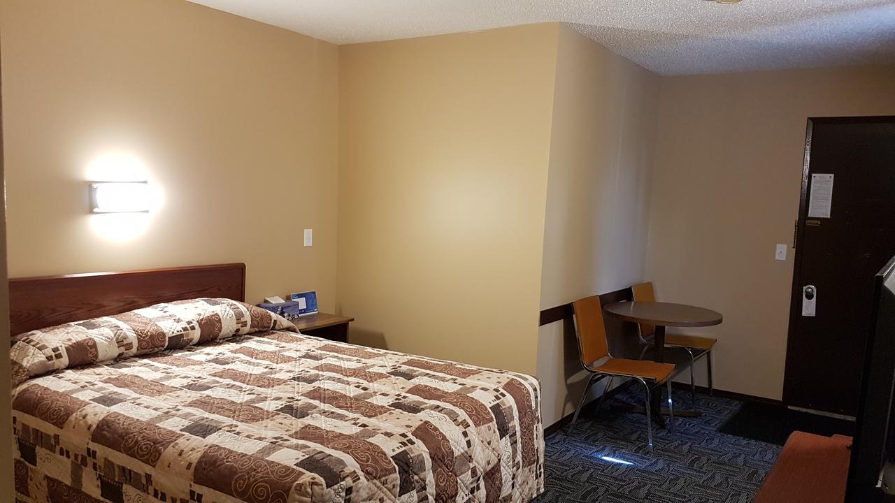 Golden West Motor Inn Carstairs Exterior foto
